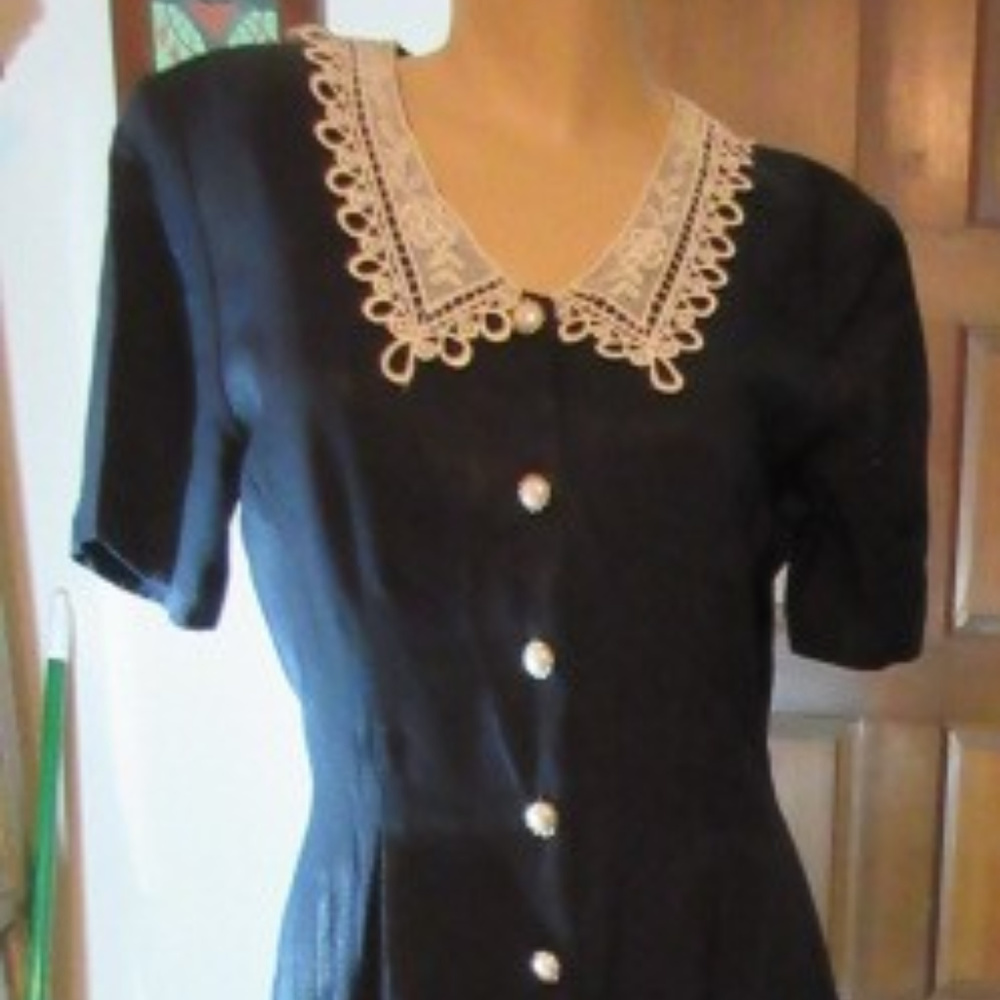 BE SMART SHORT SLEEVE DRESS LACE COLLAR LONG 9/10